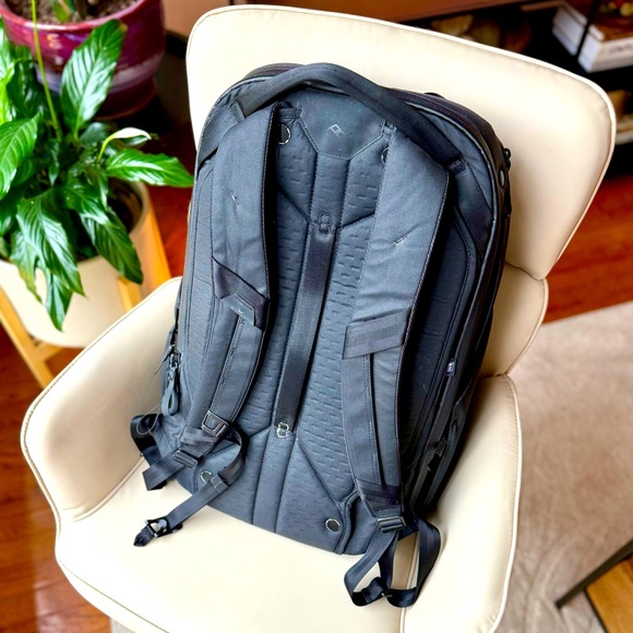 Peak Design Black Backpack 45L - Picture 2 of 2